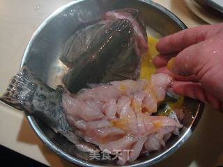 传统宴客菜肴“松鼠鳜鱼”的做法步骤：11