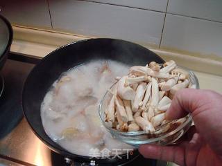 山泉鱼汤炖三素的做法步骤：6