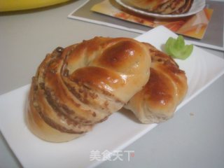 早餐--香甜核桃豆沙卷的做法步骤：14