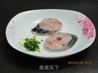 原味煎马鲛鱼的做法步骤：1