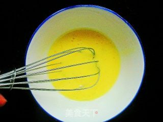 西葫芦炒鸡蛋的做法步骤：2
