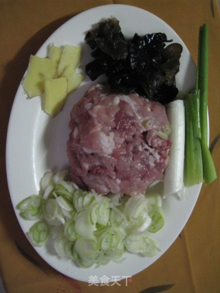 小馄饨的做法步骤：1