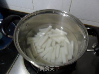 腊肠炒年糕的做法步骤：3