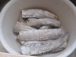 香煎咸带鱼的做法步骤：1