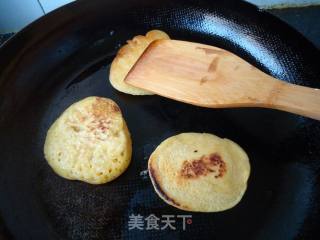 香煎玉米饼的做法步骤：5