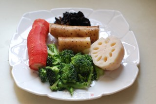 【年菜分享一】·荷塘素影 ——【鲍鱼汁浸时蔬】的做法步骤：1