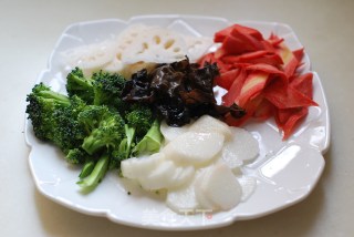【年菜分享一】·荷塘素影 ——【鲍鱼汁浸时蔬】的做法步骤：2