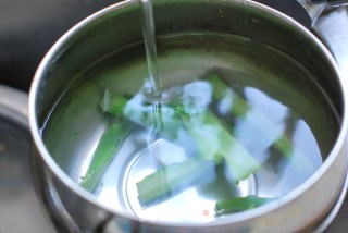 【年菜分享一】·荷塘素影 ——【鲍鱼汁浸时蔬】的做法步骤：8