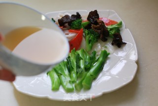【年菜分享一】·荷塘素影 ——【鲍鱼汁浸时蔬】的做法步骤：15