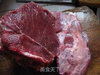 卤牛肉的做法步骤：1