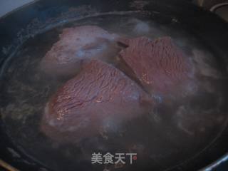 卤牛肉的做法步骤：2
