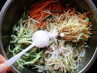 东北大拌菜的做法步骤：7