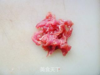 西葫芦炒肉丝的做法步骤：2