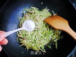 西葫芦炒肉丝的做法步骤：9