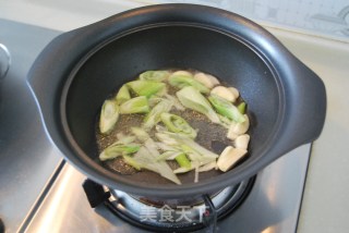 鸭肉最巴适、最过瘾的私房做法 ——【子姜焖鸭煲】的做法步骤：6
