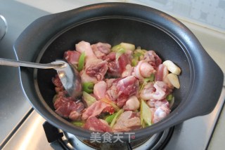 鸭肉最巴适、最过瘾的私房做法 ——【子姜焖鸭煲】的做法步骤：7