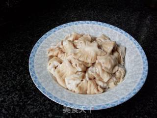 青菜煲肥肠的做法步骤：5