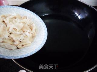 青菜煲肥肠的做法步骤：6