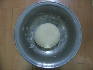 水饺的做法步骤：1