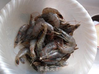 香酥虾的做法步骤：1