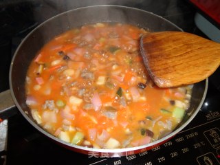 杂蔬牛肉意面的做法步骤：3