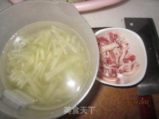 肉丝芥菜的做法步骤：1