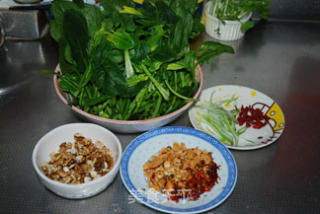 养生菠菜的做法步骤：1