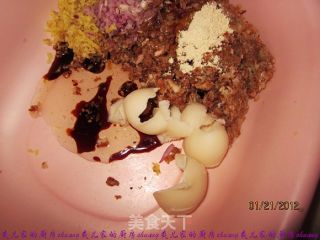 酸菜油渣水饺的做法步骤：7
