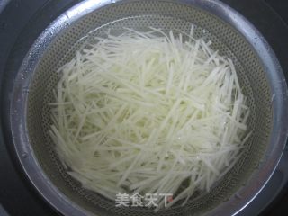 香醋土豆丝的做法步骤：2