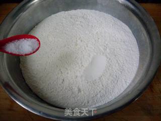 香酥韭菜盒子的做法步骤：1