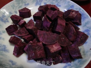开胃养颜----糯米紫薯红豆粥的做法步骤：2