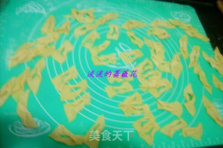 欢度春节 ---酥、脆、咸、甜、鲜味的各种小零食，一定有你喜欢吃的一款的做法步骤：4