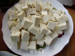 家常菜----西红柿香菇烧豆腐的做法步骤：2