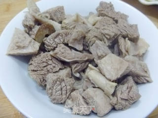 【简单宴客菜】红红火火---番茄牛腩的做法步骤：9