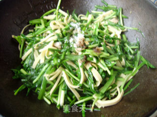 家常菜----韭菜干豆腐炒肉的做法步骤：7