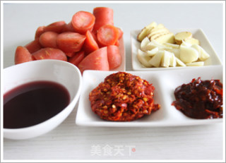 胡萝卜辣子鸭的做法步骤：1