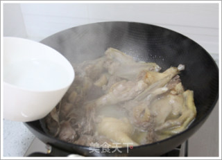 胡萝卜辣子鸭的做法步骤：4