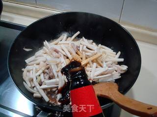 鲜蘑菇焖乌冬面的做法步骤：6