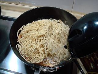 鲜蘑菇焖乌冬面的做法步骤：8