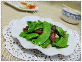 【家庭快手小炒】节后清肠小炒---腊味荷兰豆的做法步骤：8