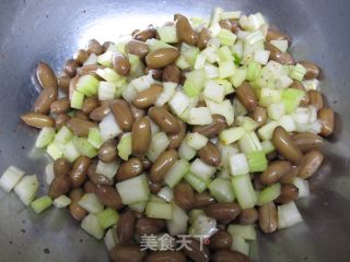 凉拌五香花生米的做法步骤：6