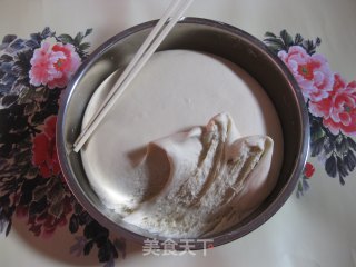 家常芹菜大肉包的做法步骤：3