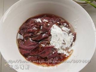 补肝明目，养血——湘菜爆炒猪肝的做法步骤：4