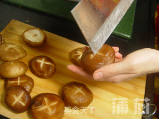 素食料理—豆腐酿香菇的做法步骤：1