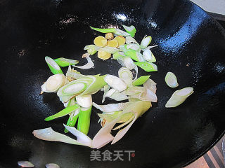 海参炒淮山的做法步骤：5