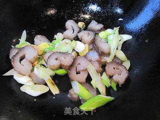 海参炒淮山的做法步骤：6