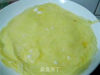 鸡蛋 韭菜 肉的完美结合-香酥肉菜蛋卷的做法步骤：1