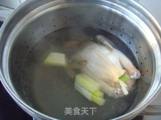 肥嫩鲜美--白斩鸡的做法步骤：5