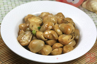 清炒草菇的做法步骤：5