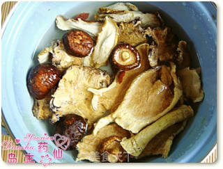 年后刮油素纤维之选——素味排毒汤的做法步骤：2